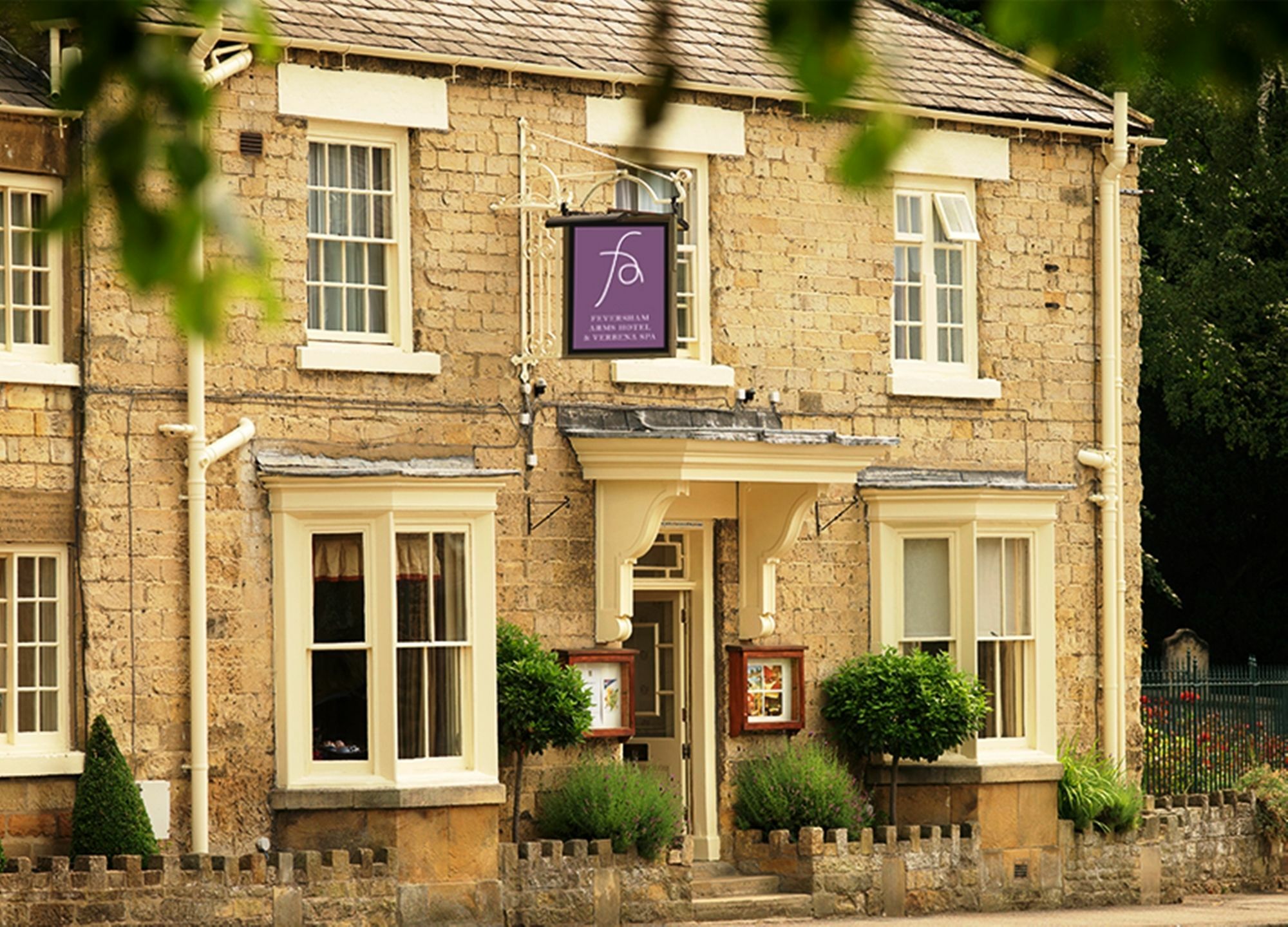 Feversham Arms Hotel & Verbena Spa Хелмсли Экстерьер фото